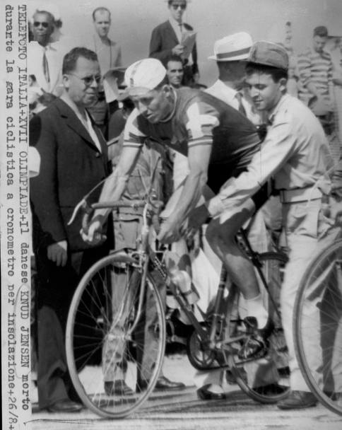 Gara di ciclismo 100 km a squadre, il danese Knud Jensen, morto durante la prova